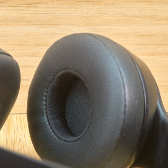 Beats by Dr. Dre Beats Solo3 Wireless On-Ear Headphones - Matte Black - Picture 5 of 12